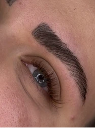 آموزشگاه و سالن زیبایی صنم